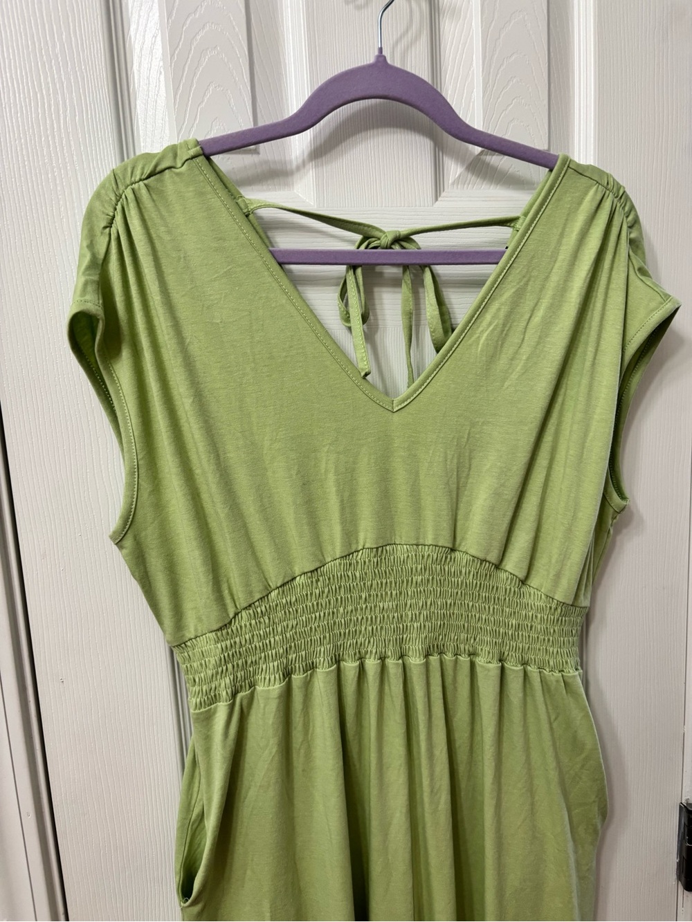NWT Zaful Sage Green V-Neck Smocked Waist Wide Leg Jumpsuit with Pockets Size L - Picture 3 of 9